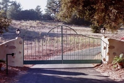 Arched Driveway Entrance Gate